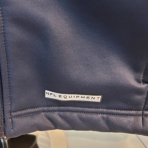 NFL Team Apparel Kids  Chicago Bears Youth Full-Zip Jacket- Size (L) 14-16) - Picture 7 of 10